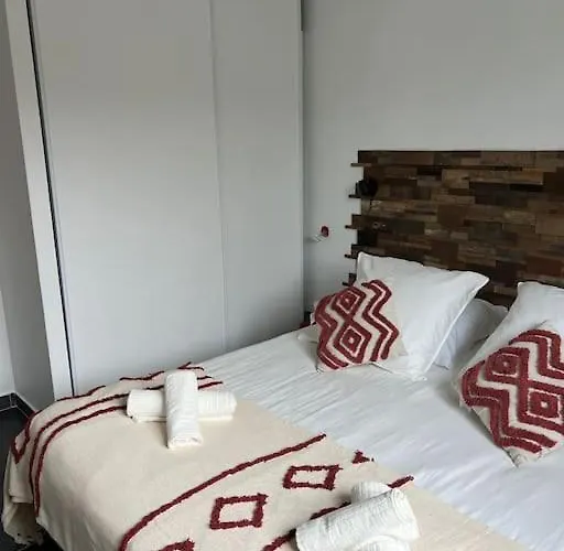 A Nepita Di Vecchio*** * Porto Vecchio