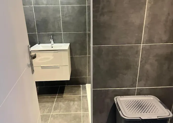 A Nepita Di Vecchio*** * Porto Vecchio